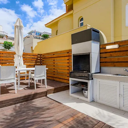 Cristianos Villa